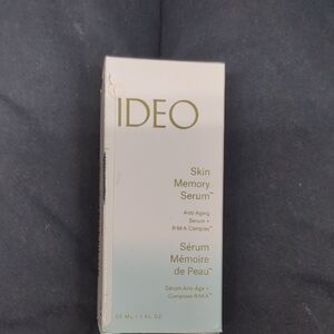 Skin Memory Serum - White